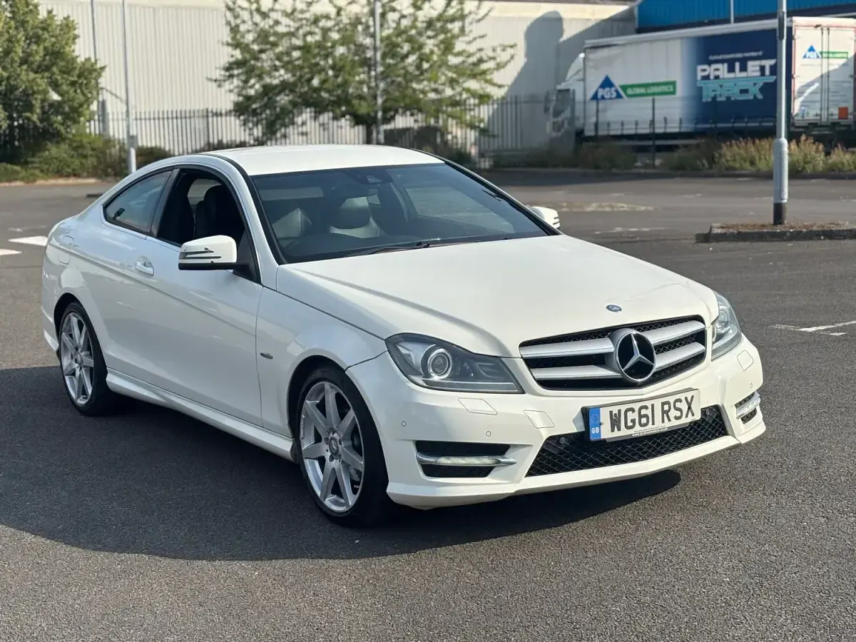 Used Mercedes C220 Sport Edition 167 HP (122 kW) 2012 White Coupe