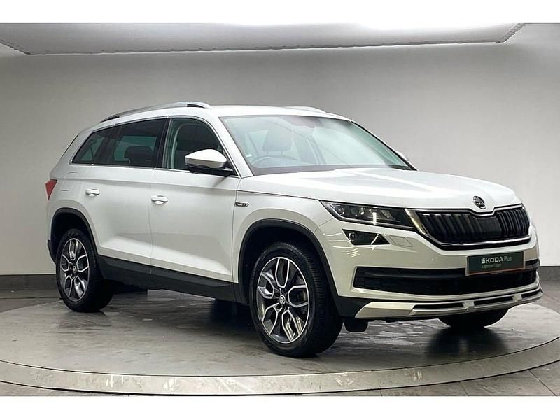 Moon white metallic Used 2019 Skoda Kodiaq SUV | £21,398 (A bit pricey) - Image 1/4