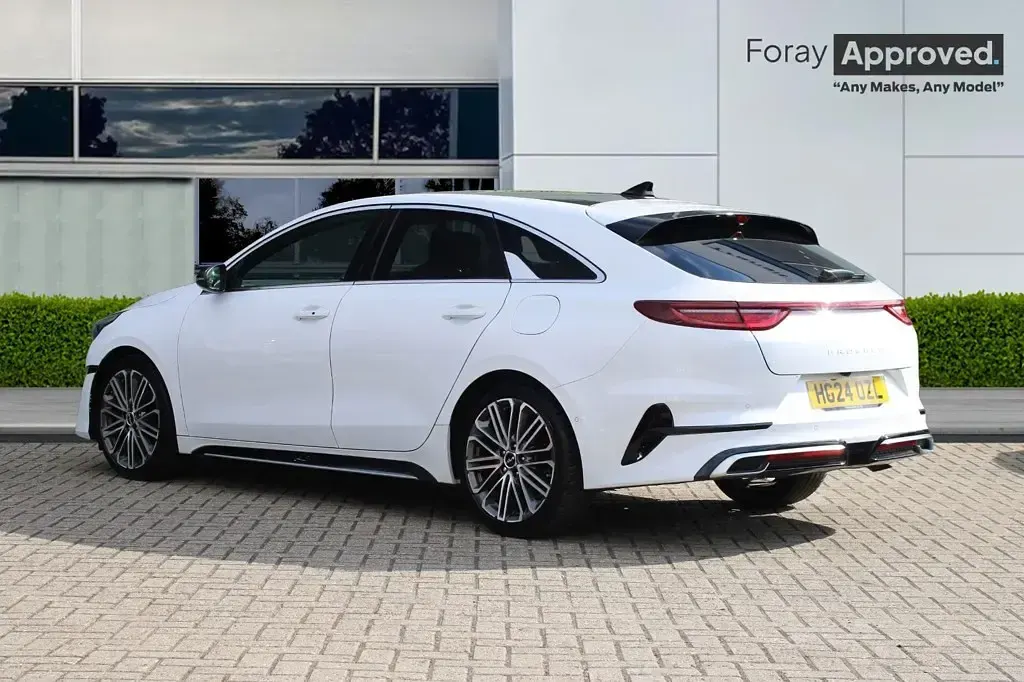 Used Kia ProCeed 2024 White Estate