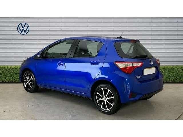 Gebraucht Toyota Yaris 111 PS (81 kW) 2018 Blau Kleinwagen