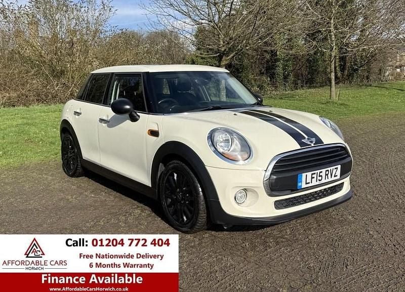 Used Mini ONE Hatch 102 HP (75 kW) 2015 White Hatchback