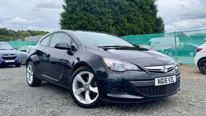 Black Used 2016 Vauxhall Astra GTC Sport Coupe | £3,995 (Good price) - Image 1/4