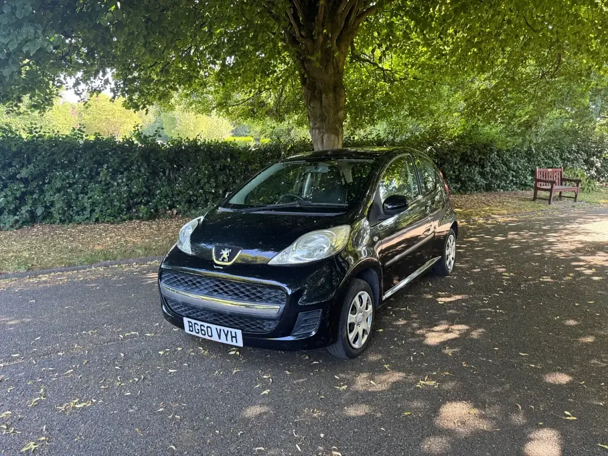 Used Peugeot 107 68 HP (50 kW) 2010 Black Hatchback