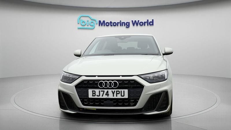 Used Audi A1 Sportback S-Line 114 HP (83 kW) 2024 Silver Hatchback