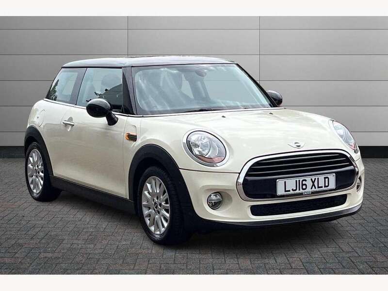 White Used 2016 Mini Cooper Hatchback | £12,590 (Fair price) - Image 1/4