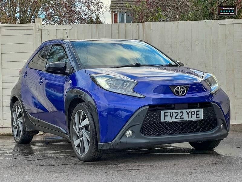Usado Toyota Aygo X 72 HP (52 kW) 2022 Azul SUV