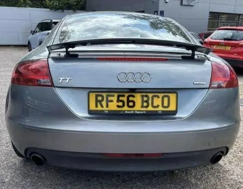 Usado Audi TT Performance 250 CV (183 kW) 2006 Gris Coupe