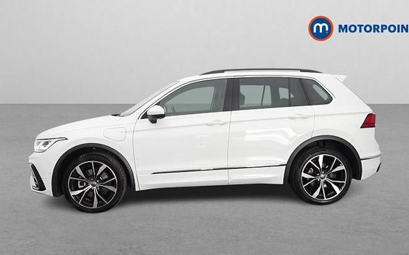 Used VW Tiguan R-line 245 HP (180 kW) 2023 White SUV