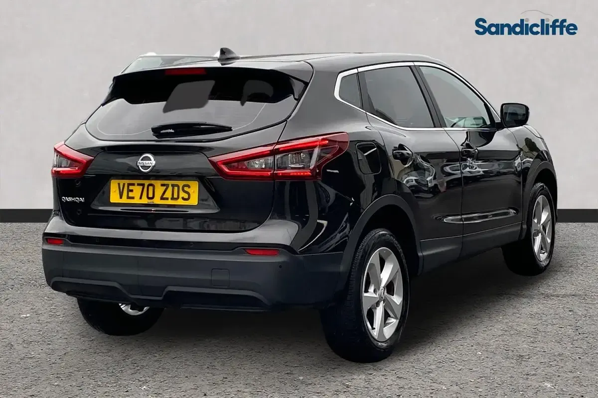 Usado Nissan Qashqai Acenta Premium 140 HP (102 kW) 2020 Preto SUV