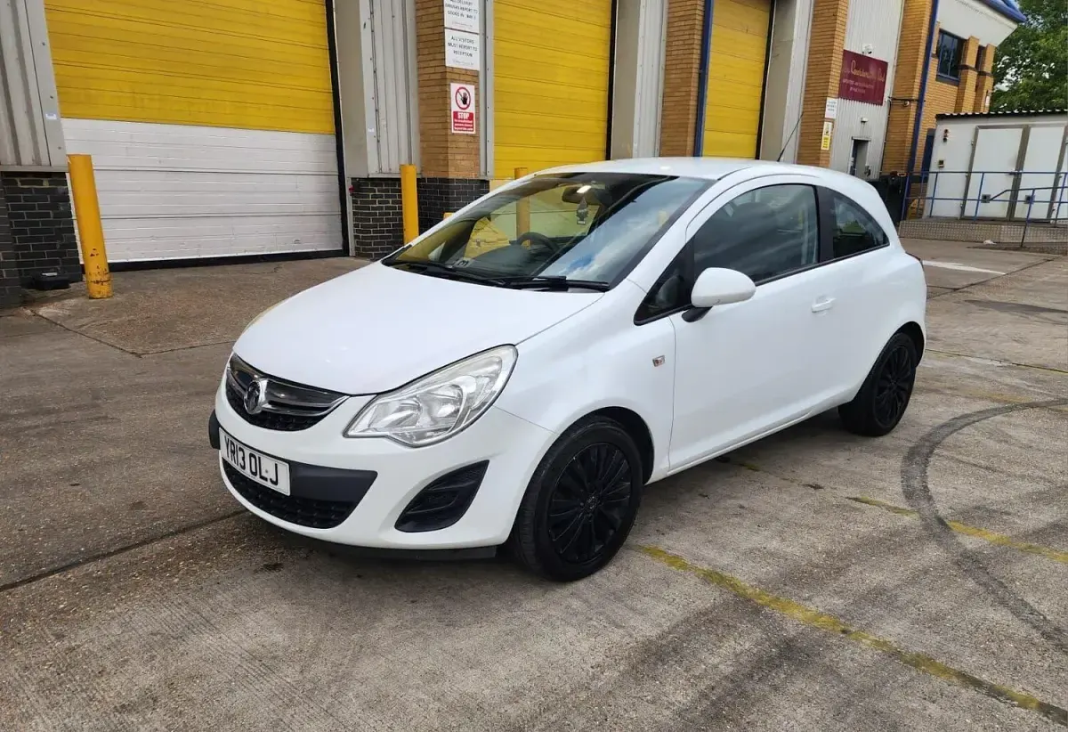 Used Vauxhall Corsa 2013 White Hatchback