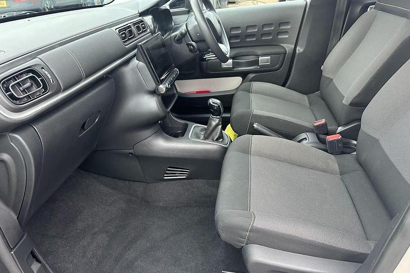 Used Citroën C3 PureTech 82 HP (60 kW) 2023 Brown Hatchback