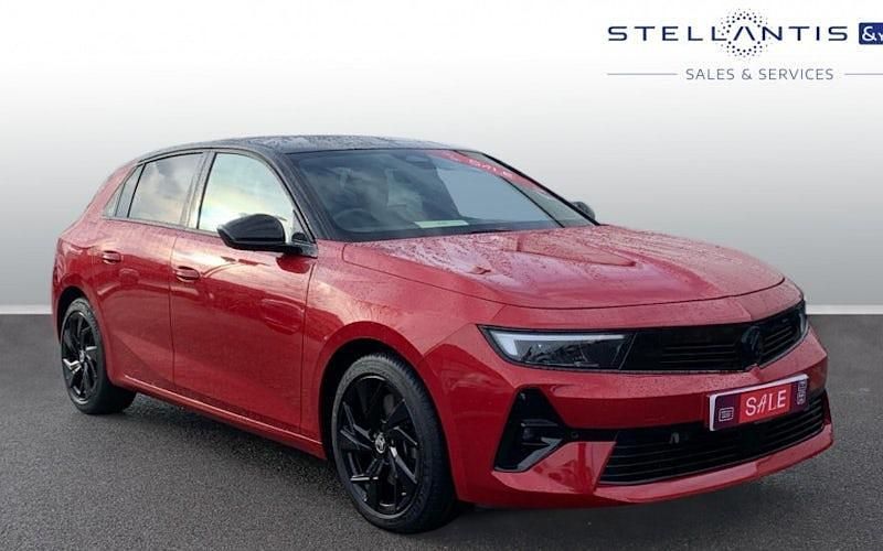 Used 2025 Vauxhall Astra Hatchback | £16,467 (Good price) - Image 1/3