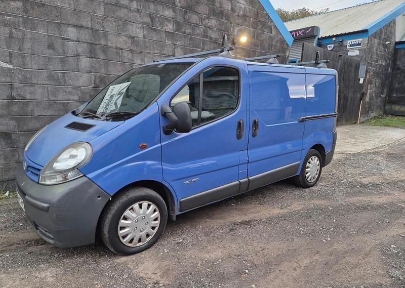 Blue Used 2006 Nissan Primastar SE MPV | £1,750 - Image 1/4