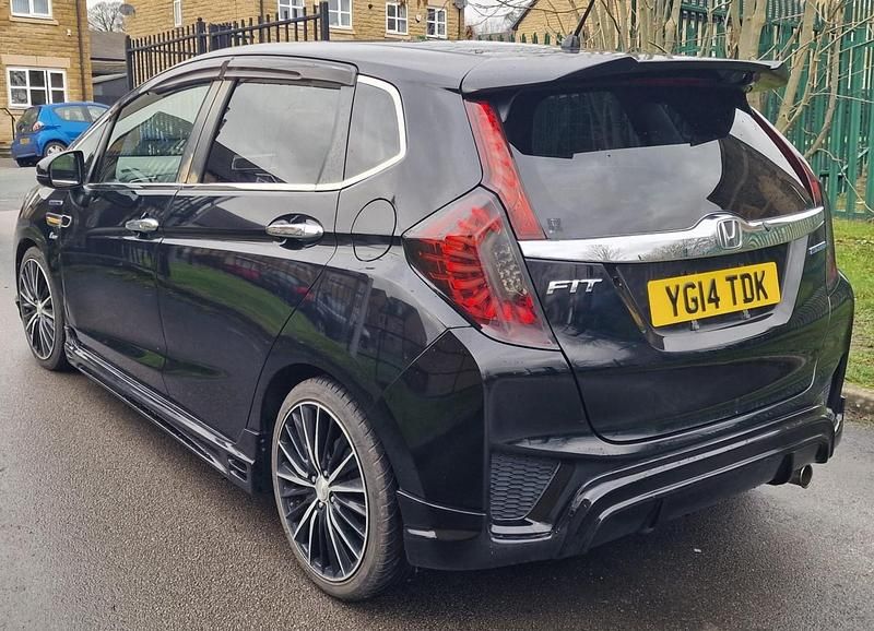 Second-hand Honda Jazz Hybrid 2014 Negru Hatchback
