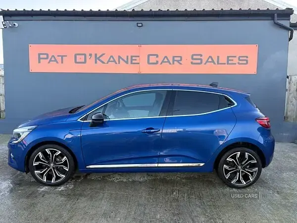 Used Renault Clio Techno 90 HP (66 kW) 2022 Blue Hatchback