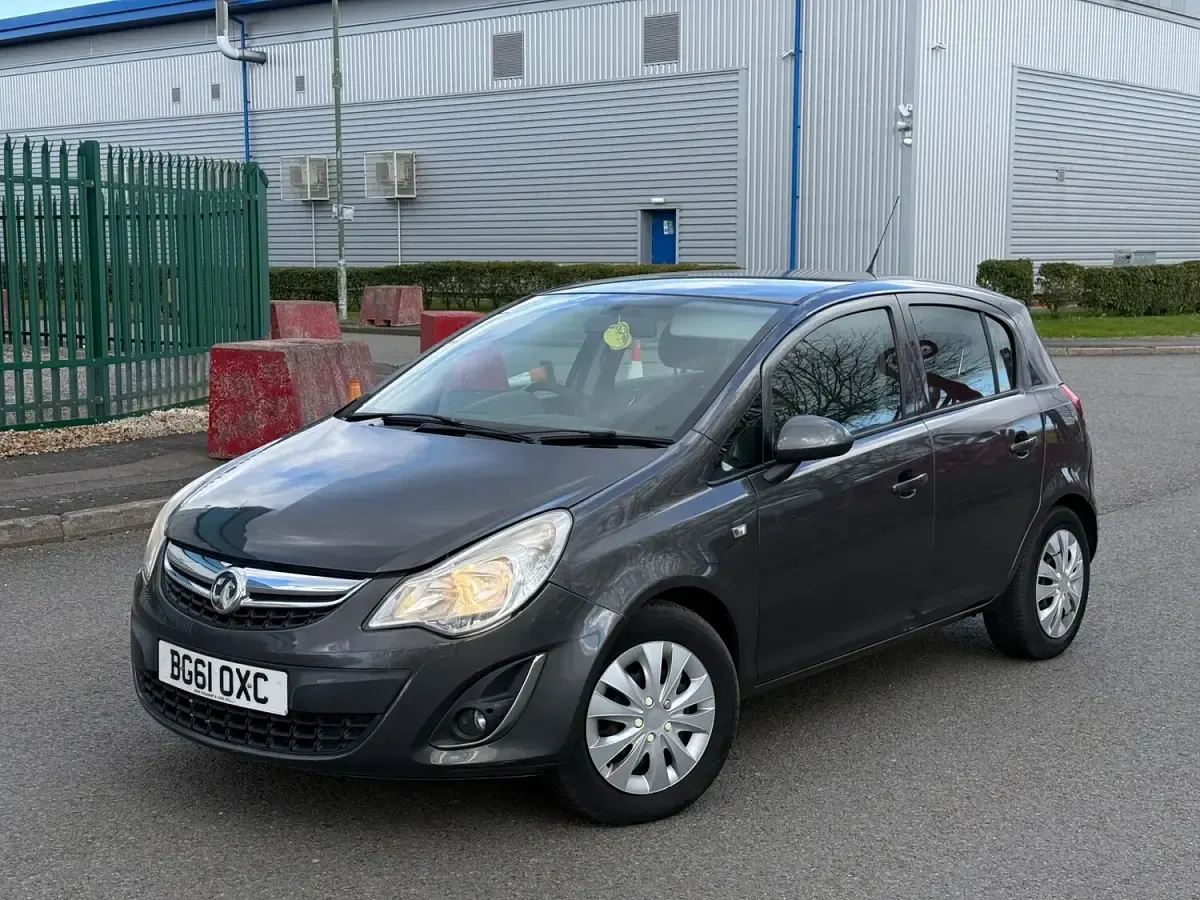 Used Vauxhall Corsa 80 HP (58 kW) 2011 Grey Hatchback