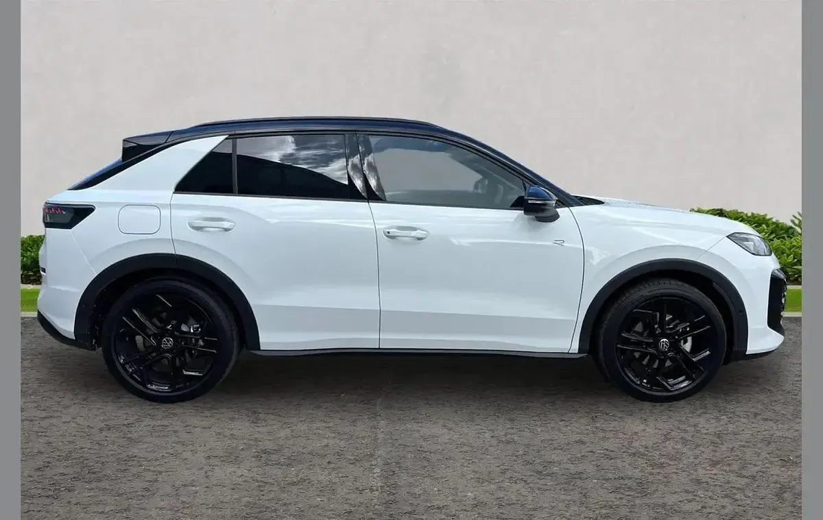 Used VW T-Roc R-line 150 HP (110 kW) 2026 White SUV