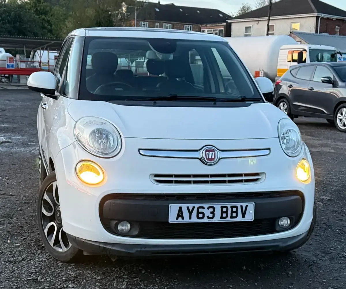 Usado Fiat 500L Lounge 85 HP (62 kW) 2013 Branco Monovolume
