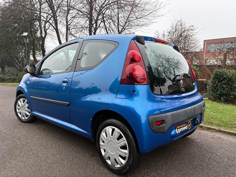 Second-hand Peugeot 107 Active 68 CP (50 kW) 2014 Albastru Hatchback