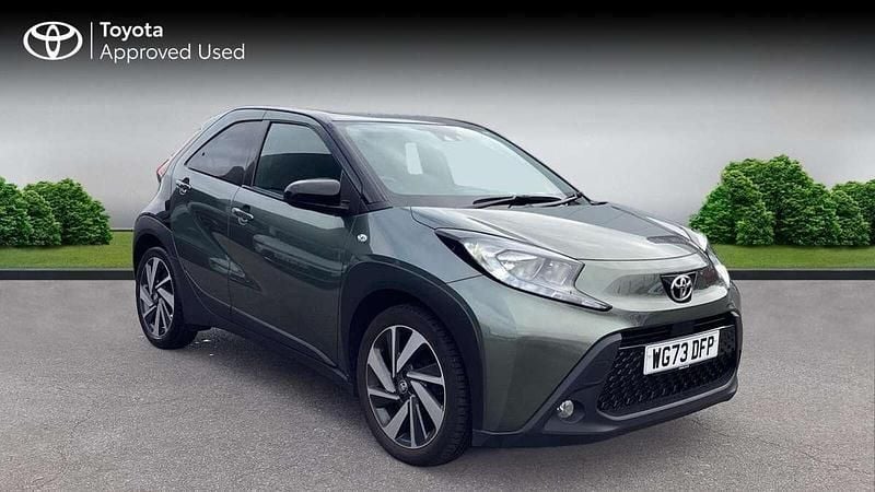 Cadamon green bitone Used 2023 Toyota Aygo X SUV | £11,753 - Image 1/2
