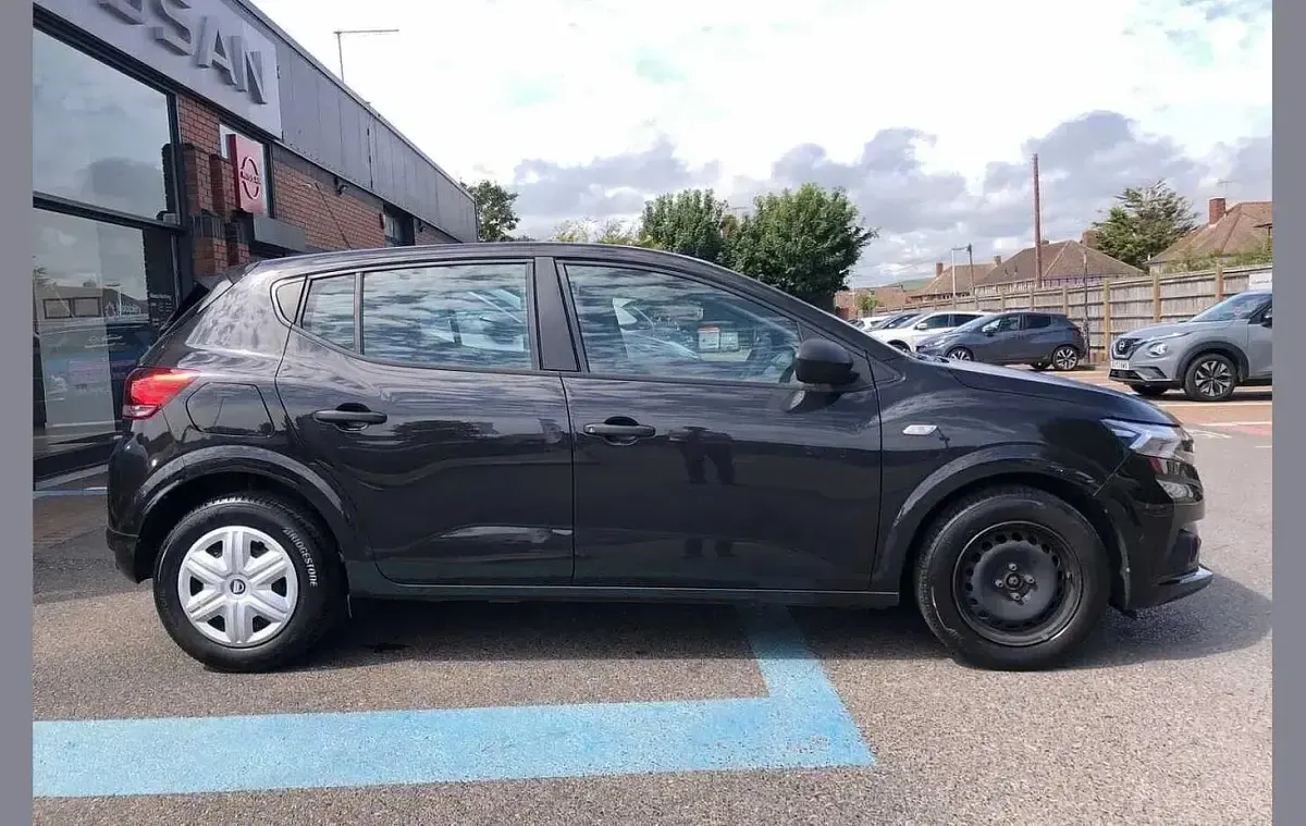 Used Dacia Sandero Essentiel 65 HP (47 kW) 2022 Black Hatchback