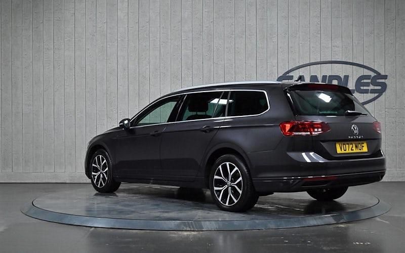 Used VW Passat SEL 150 HP (110 kW) 2022 Grey Estate