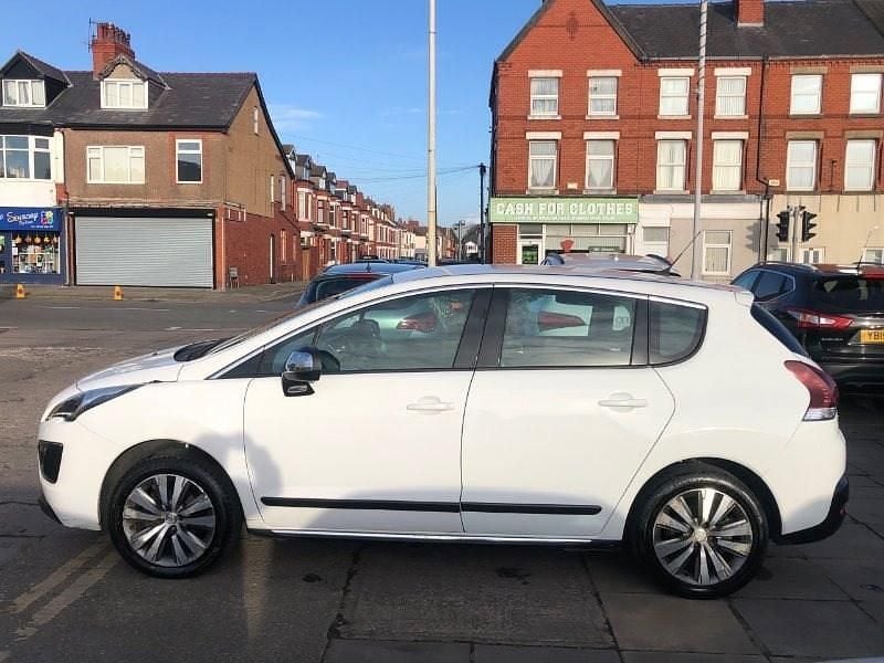 Used Peugeot 3008 Active 2016 White Hatchback