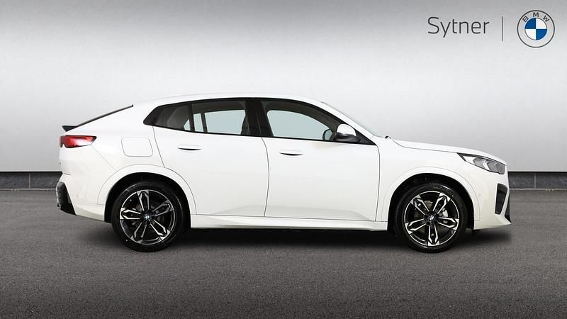 New BMW iX2 M Sport 147 kW (201 HP) 2025 White SUV