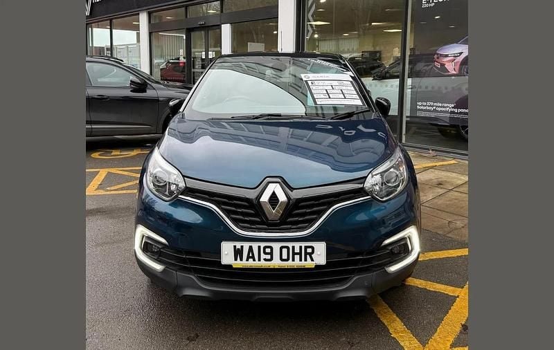 Used Renault Captur Iconic 115 HP (84 kW) 2019 Metallic blue  SUV