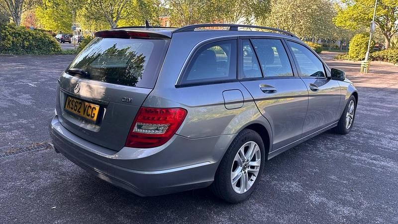 Begagnad Mercedes C220 Executive 2013 Silver Kombi