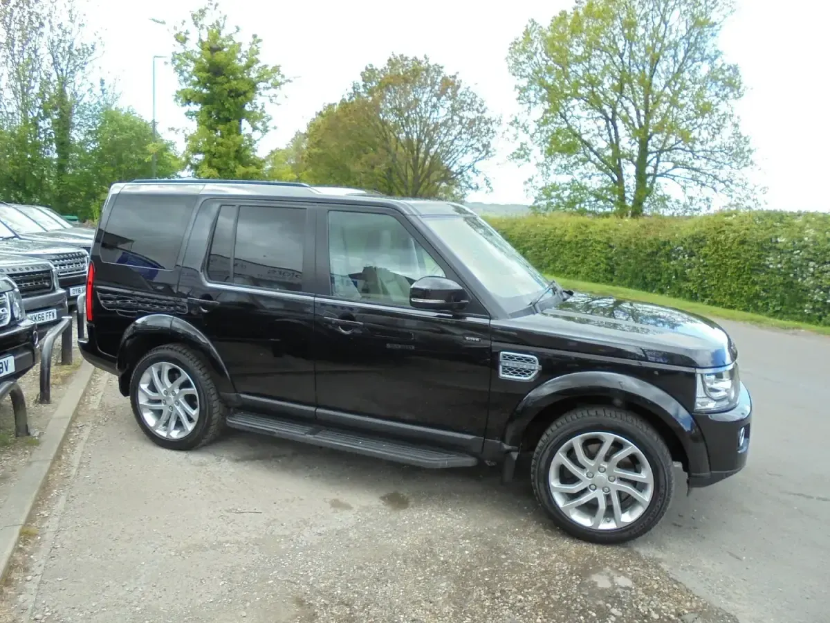 Used Land Rover Discovery HSE 2015 Black SUV