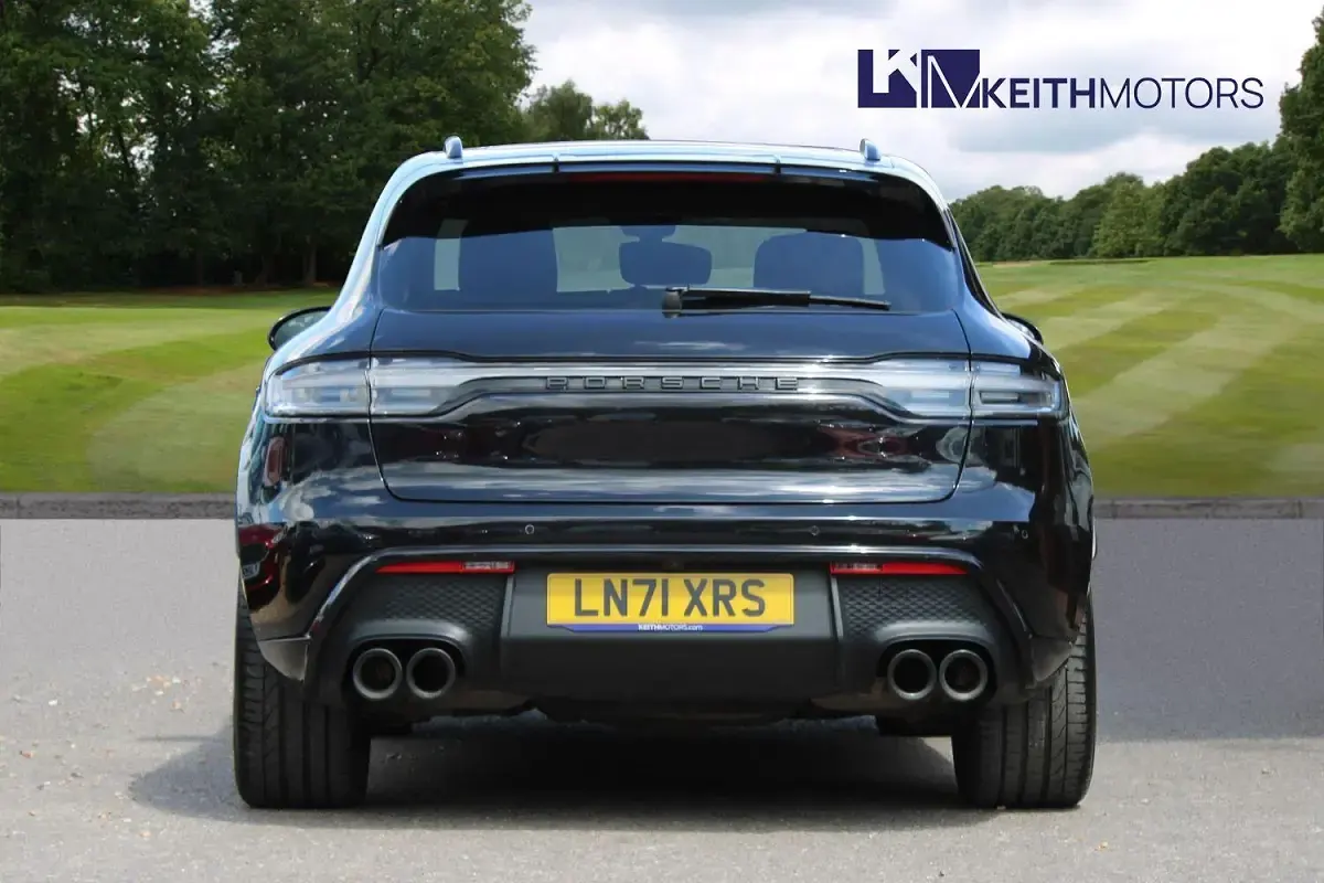 Used Porsche Macan 440 HP (323 kW) 2021 Black SUV