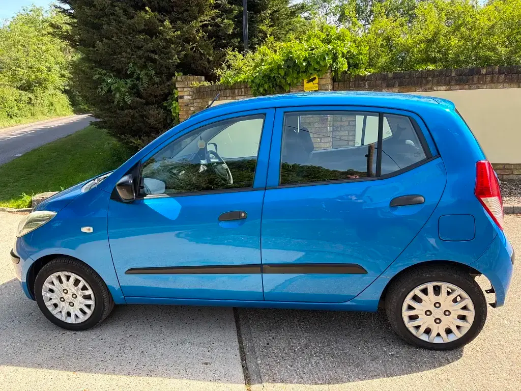 Used Hyundai i10 Classic 2010 Blue Hatchback