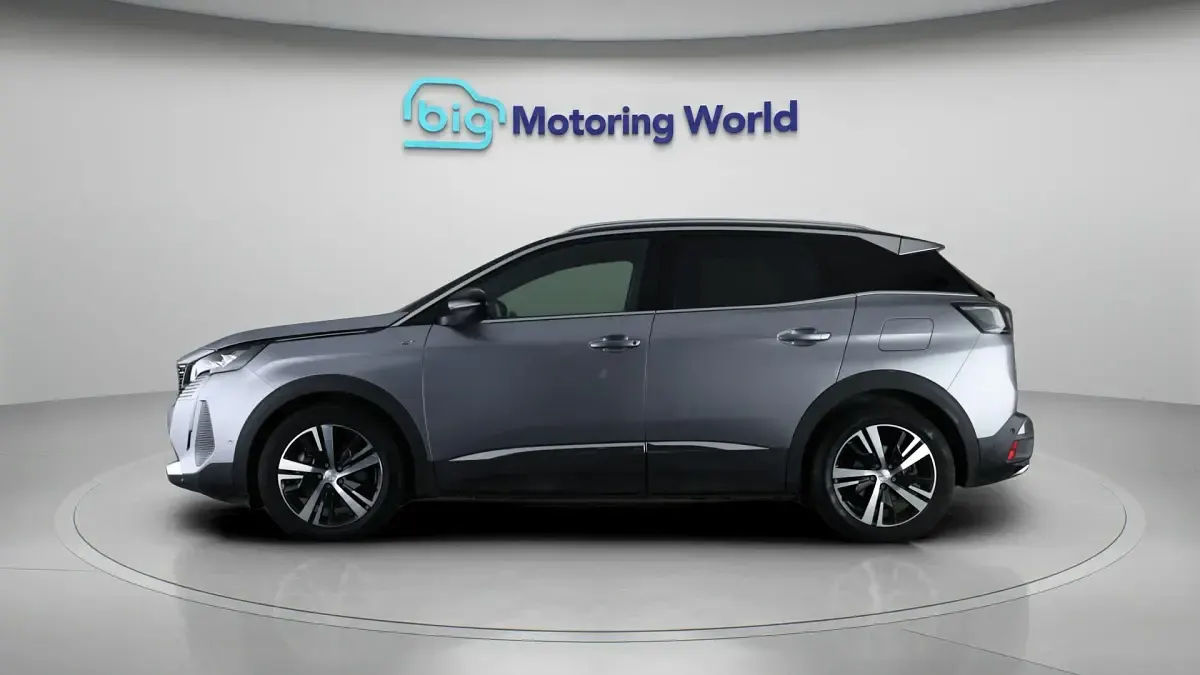 Used Peugeot 3008 GT 226 HP (166 kW) 2023 Grey SUV