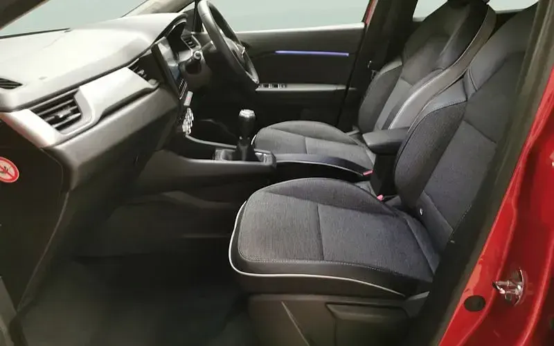 Used Renault Captur Version S 91 HP (66 kW) 2021 Red SUV