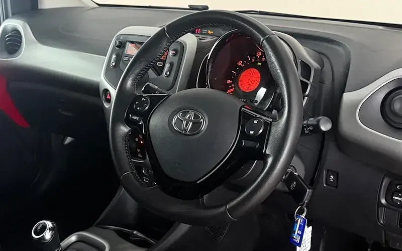 Used Toyota Aygo X-play 69 HP (50 kW) 2017 Red Hatchback