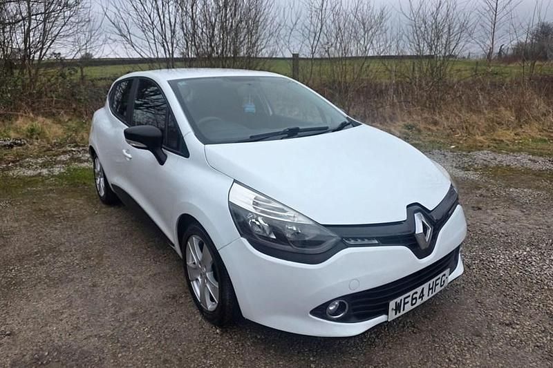 Used Renault Clio IV Expression+ 75 HP (55 kW) 2014 White Hatchback