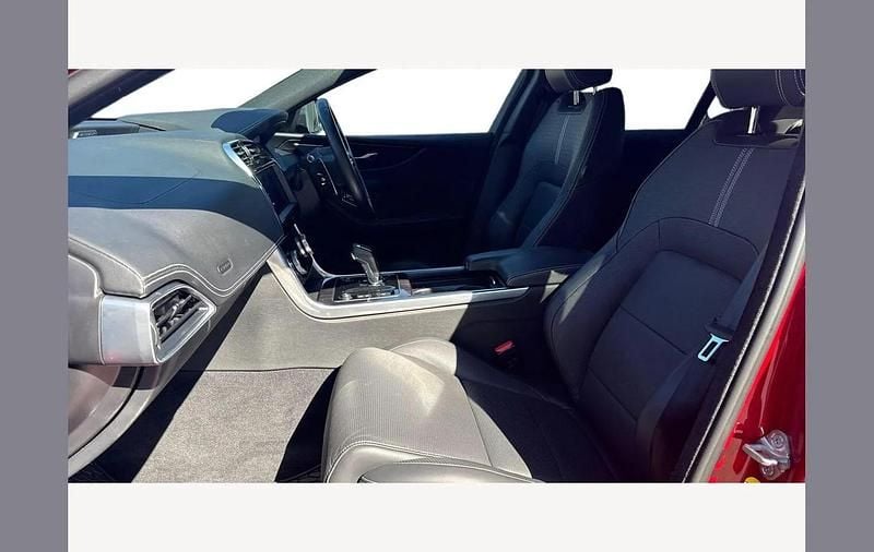 Used Jaguar XE R-Dynamic 250 HP (183 kW) 2024 Red Sedan