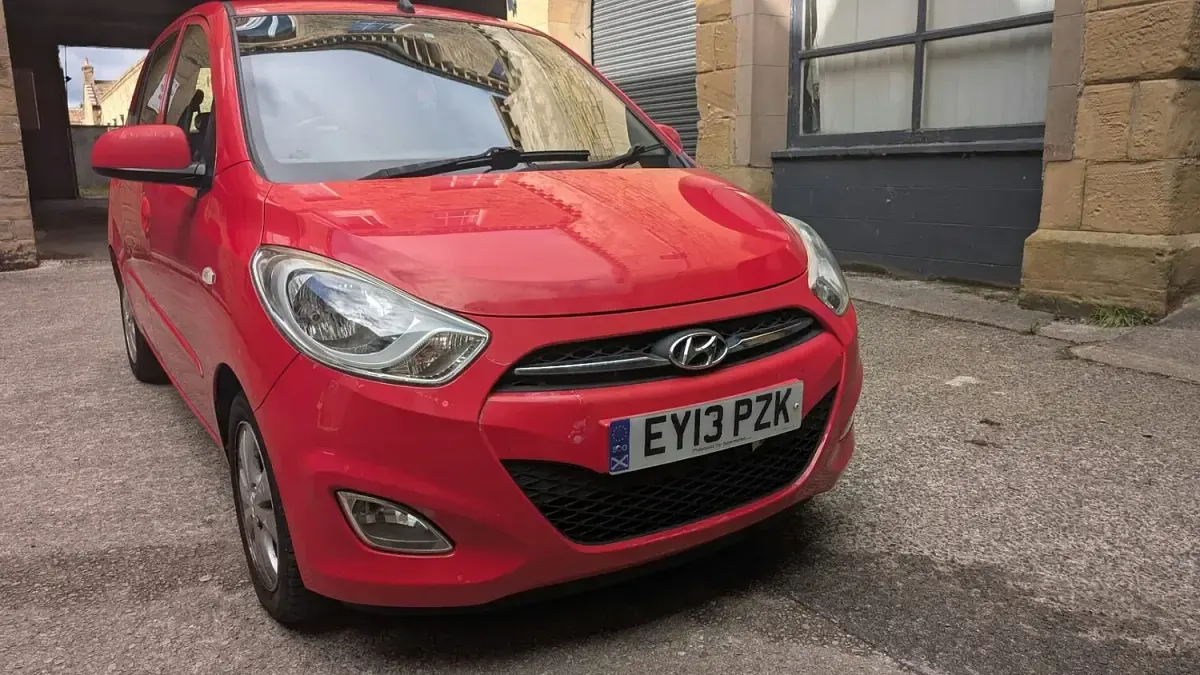 Used Hyundai i10 Active 85 HP (62 kW) 2013 Red Hatchback