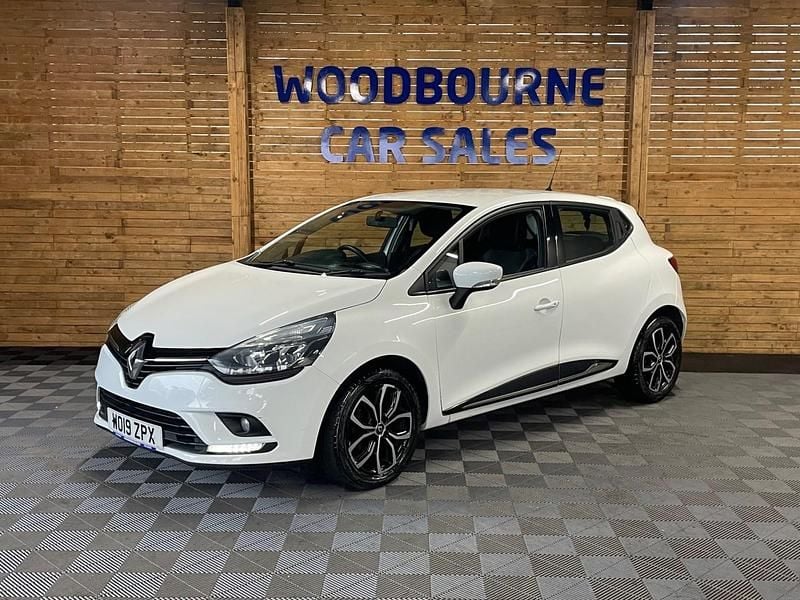 Used Renault Clio IV Play 2019 White Hatchback