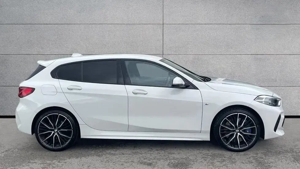 Used BMW 116 M Sport 116 HP (85 kW) 2024 White Hatchback