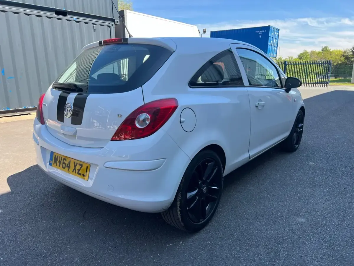 Second-hand Vauxhall Corsa 2014 Alb Hatchback