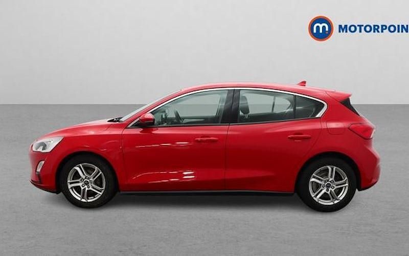 Used Ford Focus Zetec 125 HP (91 kW) 2019 Red Hatchback