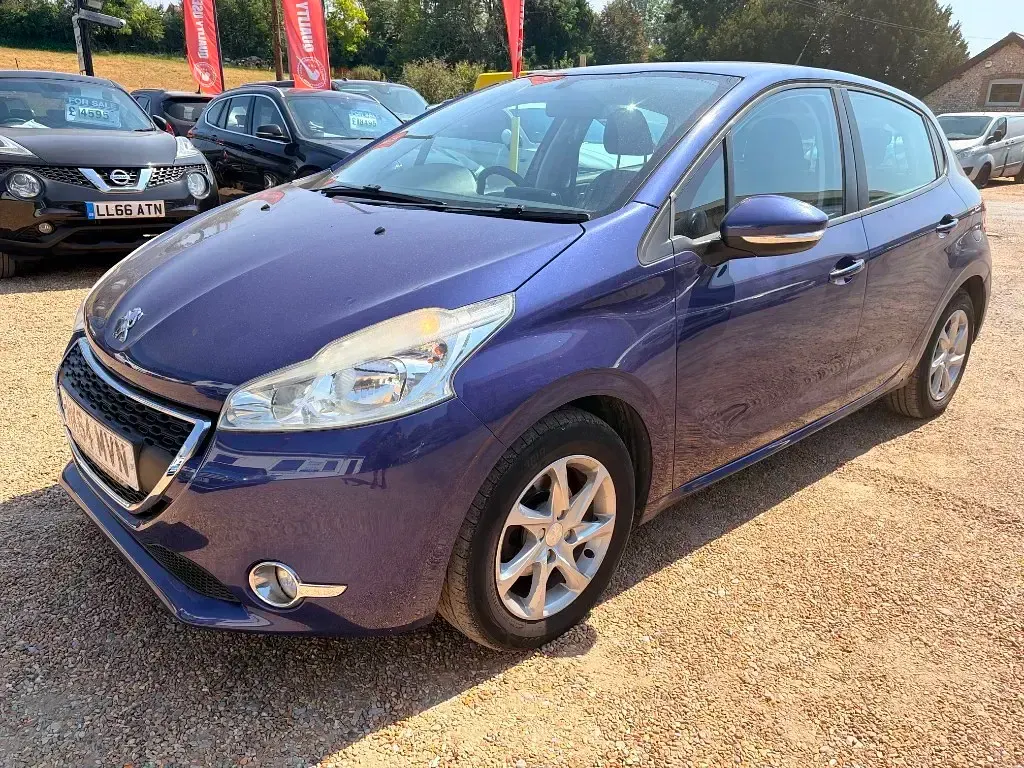 Used Peugeot 208 Active 68 HP (50 kW) 2014 Blue Hatchback