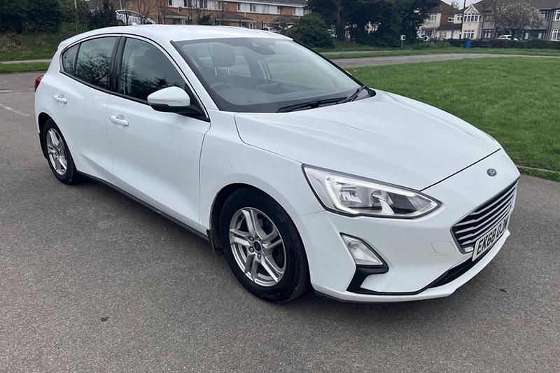 Used Ford Focus Zetec 120 HP (88 kW) 2018 White Hatchback