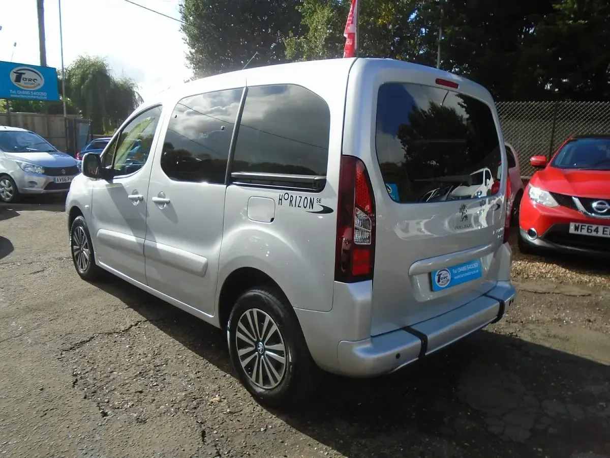 Used Peugeot TePee S 92 HP (67 kW) 2013 Silver MPV