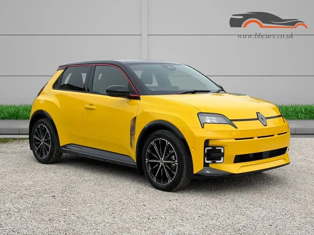 New Renault R5 Iconic 110 kW (150 HP) 2026 Yellow Hatchback