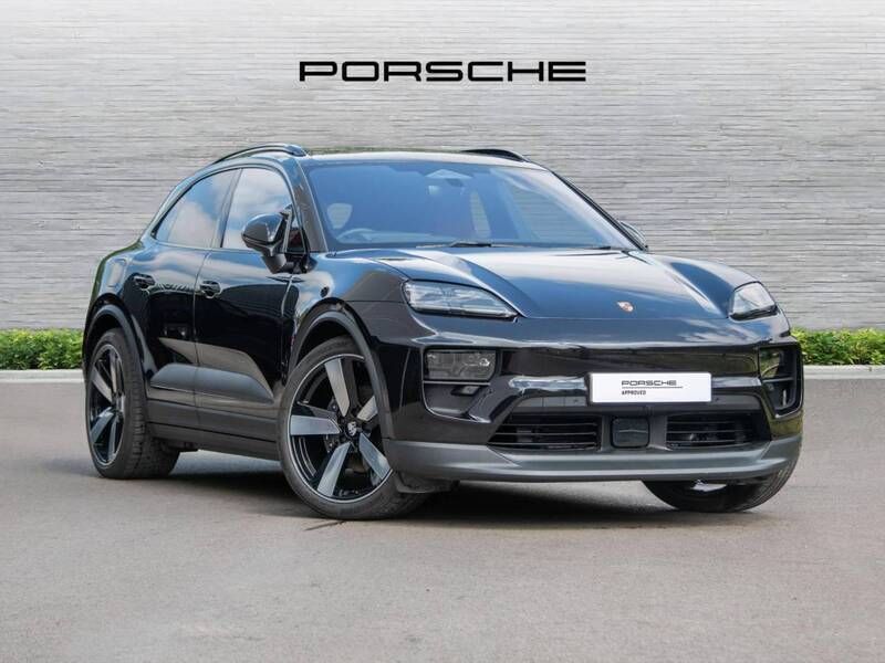 Jet black metallic New 2024 Porsche Macan 4 Electric SUV | £84,995 - Image 1/4