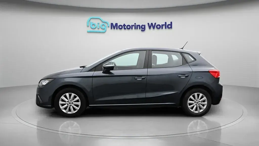 Używany Seat Ibiza SE 80 KM (58 kW) 2023 Szary Hatchback
