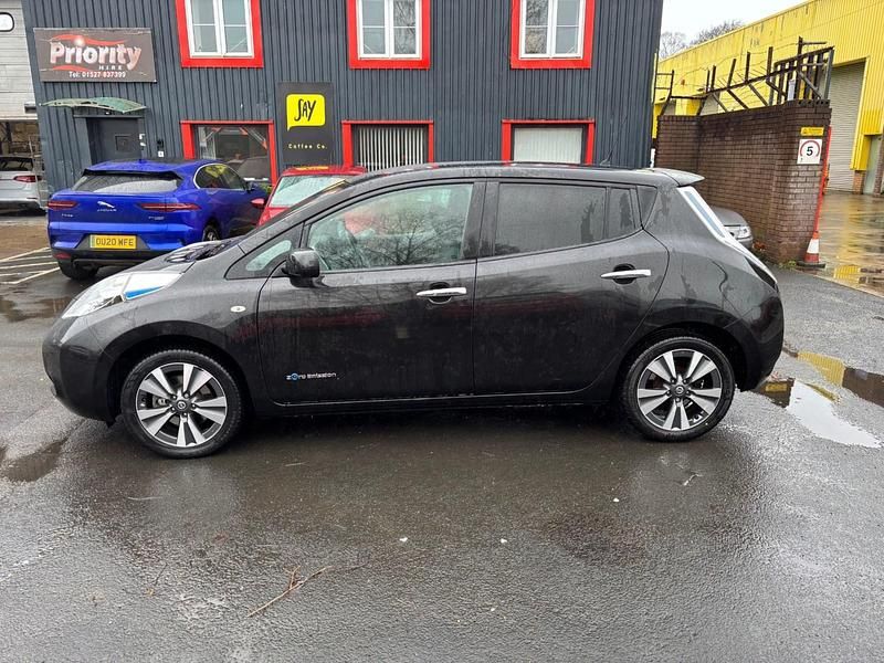 Used Nissan Leaf Tekna 80 kW (109 HP) 2017 Black Hatchback